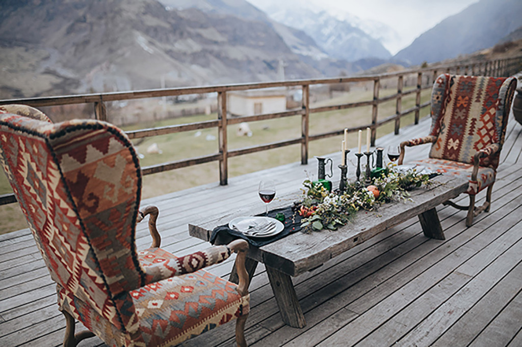 montagne-table-couple - Albe Editions - mariage - wedding - 5 raisons de se marier