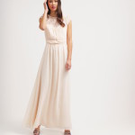 Robe longue de couleur nude sur Zalando