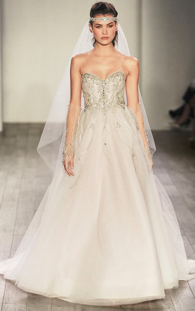 Alvina Valenta - 9616 - Le Wedding Magazine
