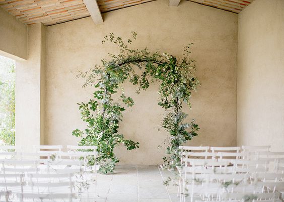 Brosnan Photographic-le wedding magazine- Arche de cérémonie