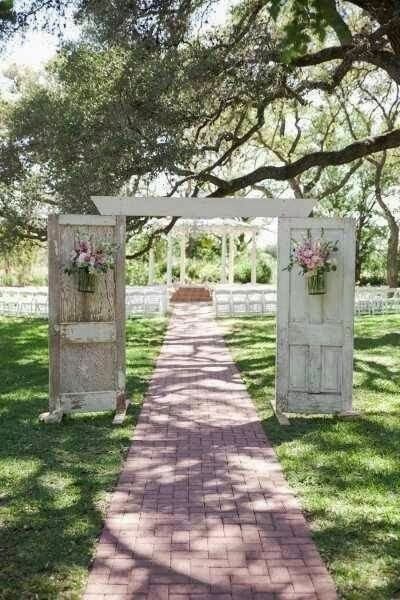 Laura Dischfunctional Designs-le wedding magazine-Arche de cérémonie