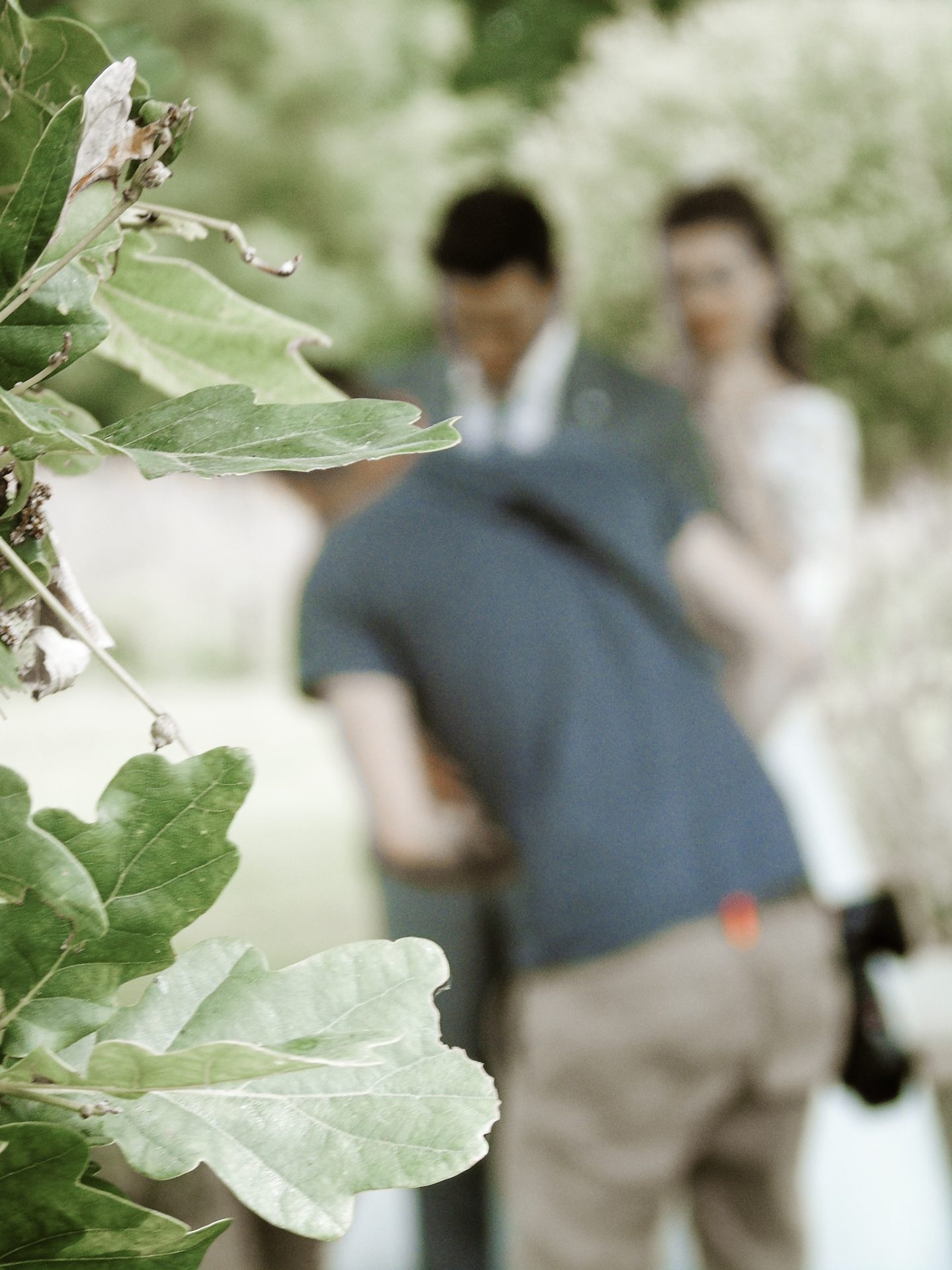 le wedding magazine - francisco reli et eglantine backstage robe de mariee