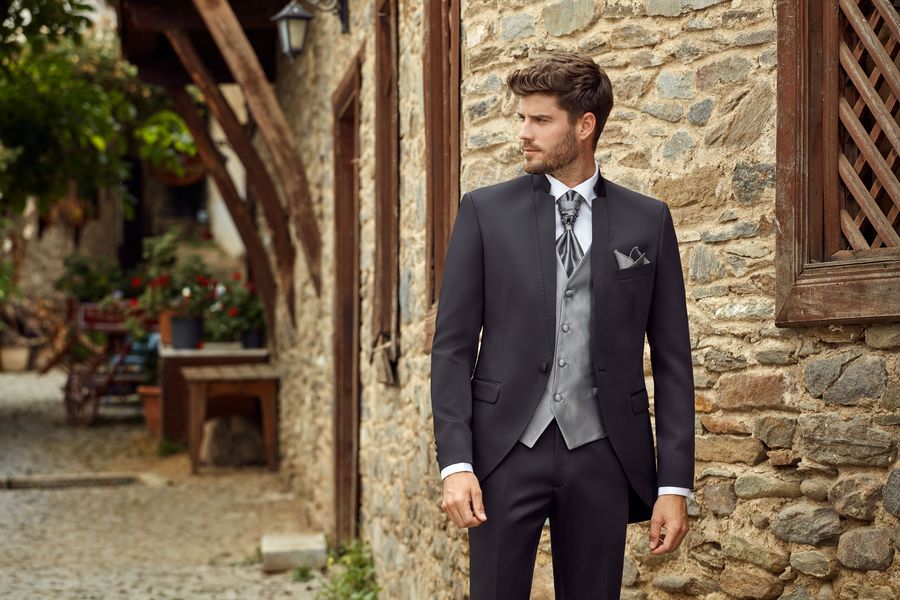 Costume de mariage noir