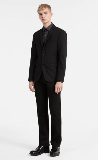 Le Wedding Magazine - Blog Mariage - Costumes & Smokings noirs mariage - ©Calvin Klein