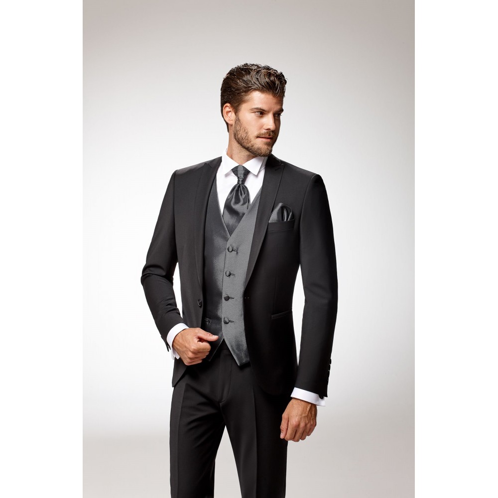 Le Wedding Magazine - Blog Mariage - Costumes & Smokings noirs mariage - ©Crinoligne
