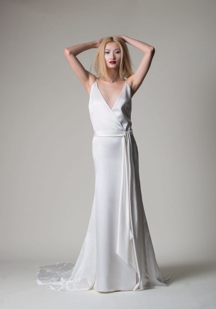 Robe de mariée simple avec ceinture