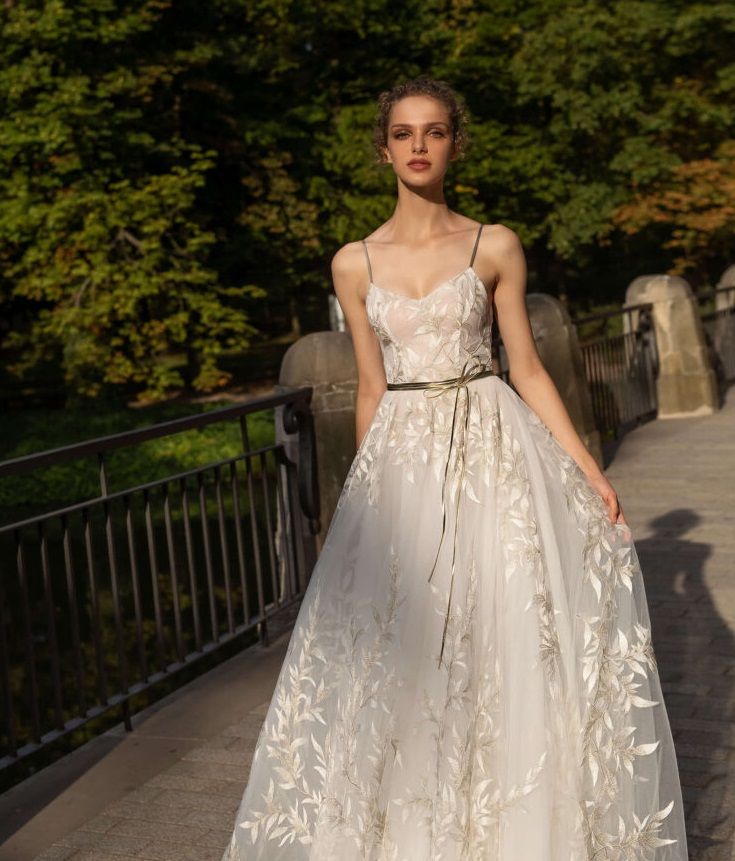Robe de mariée avec ceinture