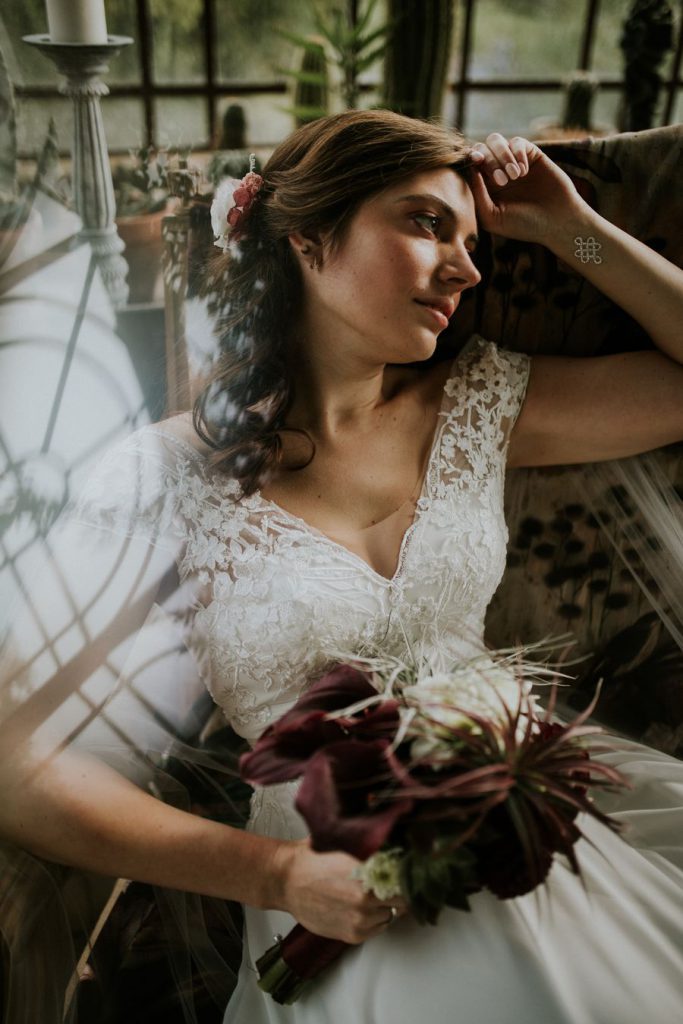 Mariée en tenue de mariage