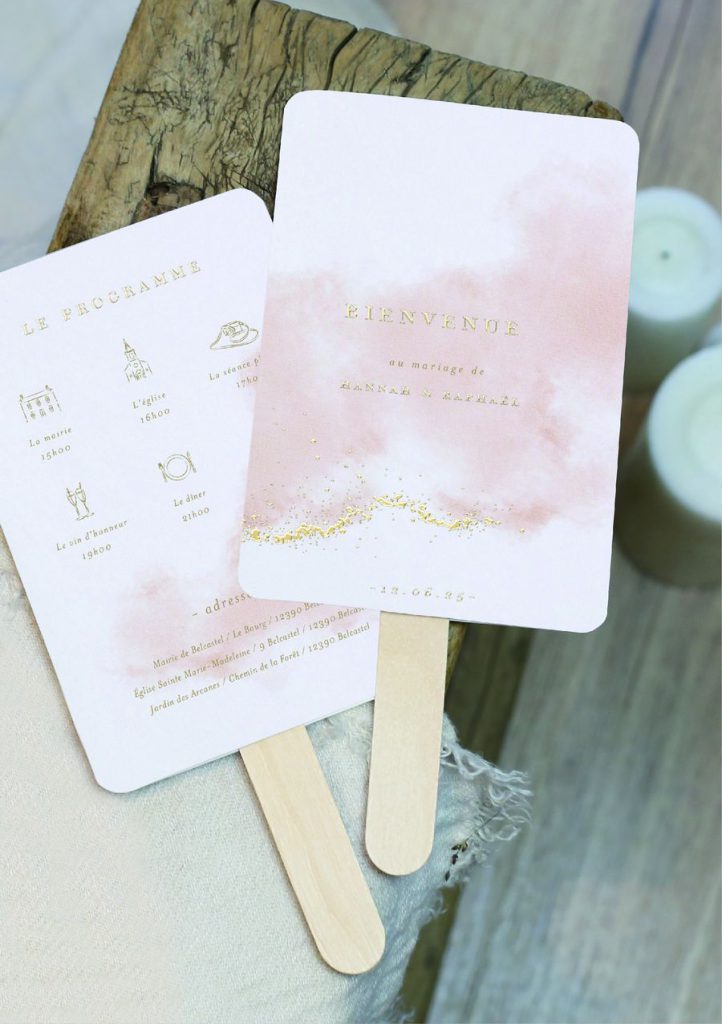 Papeterie de mariage rose avec de la dorure