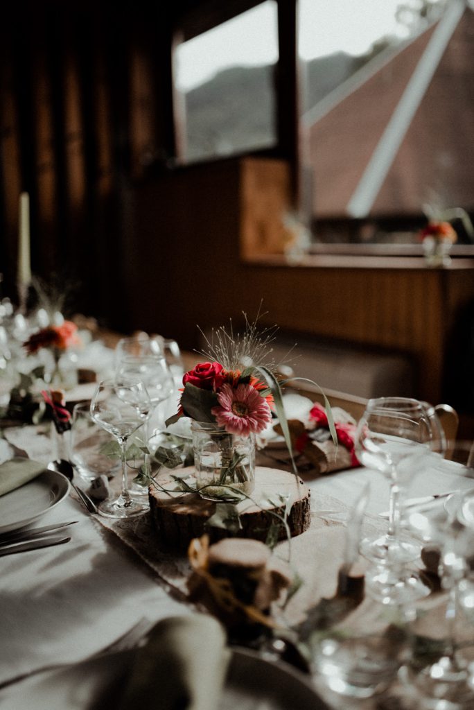 La décoration de table lors de la réception de mariage