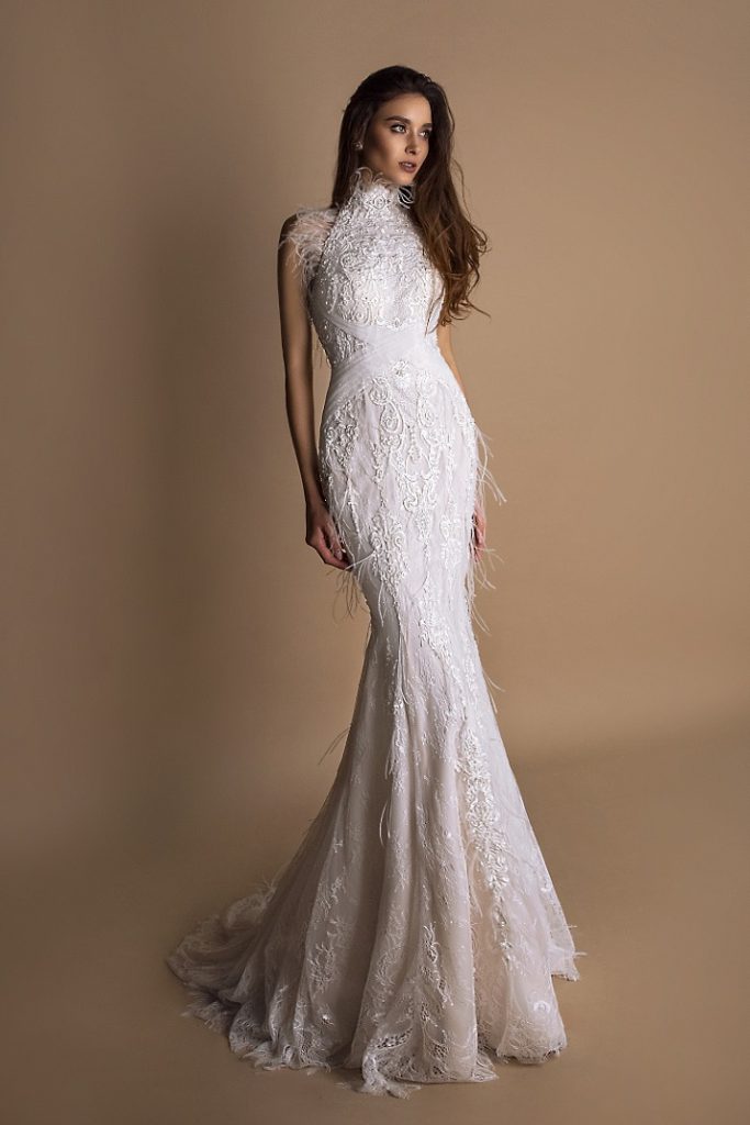 Robe de mariée sirène avec des plumes