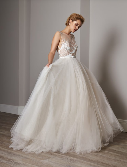 Robe de mariée avec ceinture