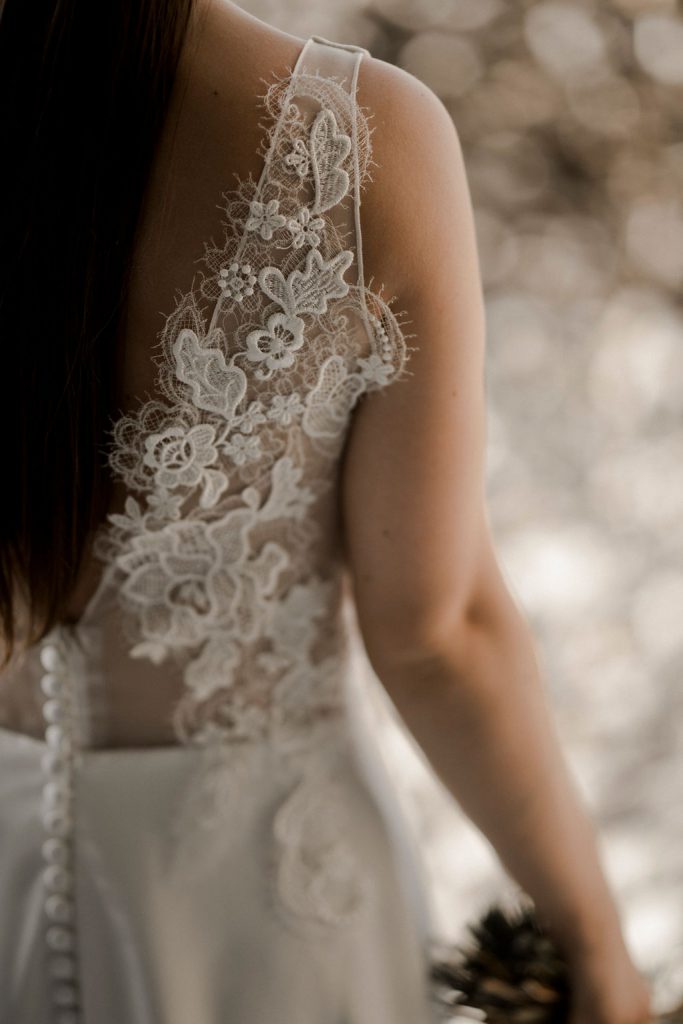 Dos d'une robe de mariée