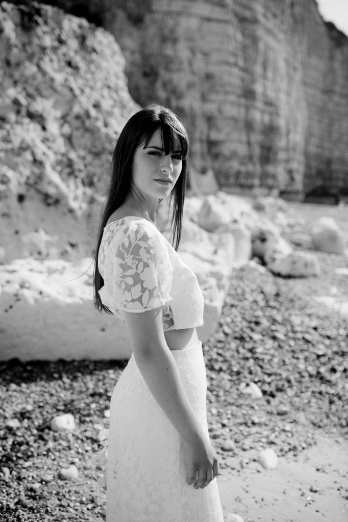 Robe de mariée deux pièces pour un mariage à la mer