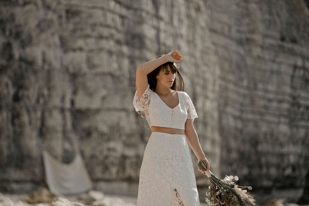 Robe de mariée deux pièces pour un mariage à la mer