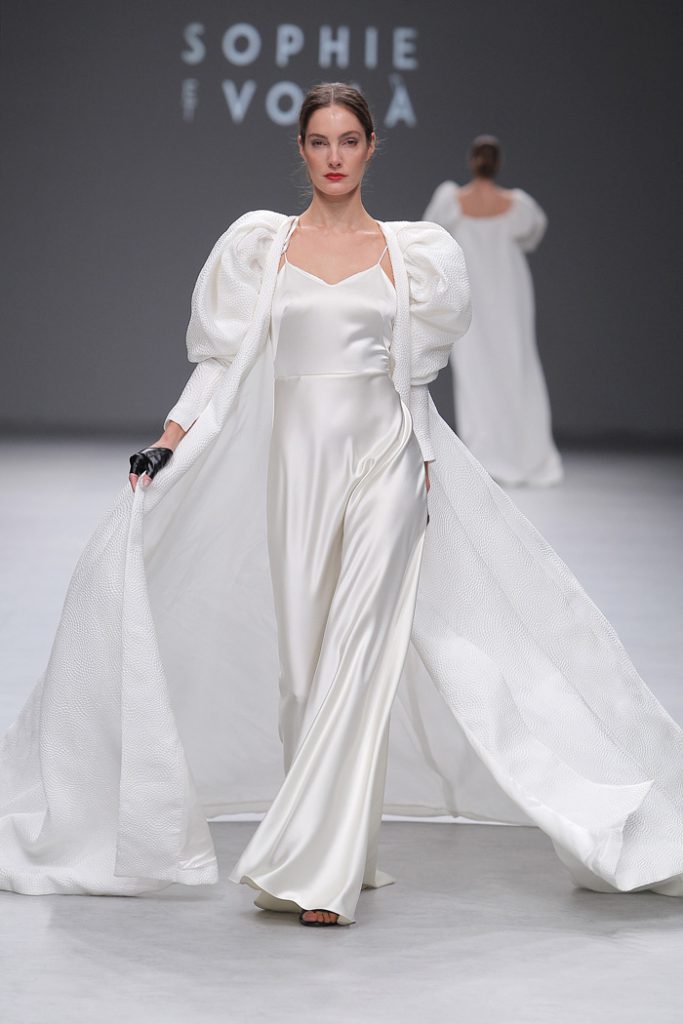 Robe de mariée avec pardessus