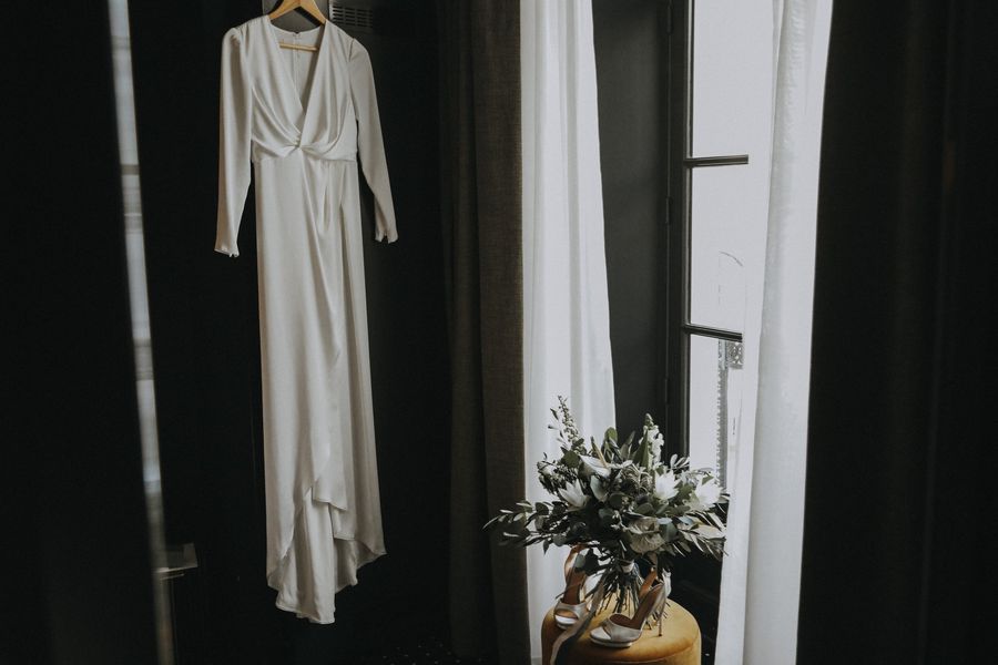 Robe de mariée sur cintre