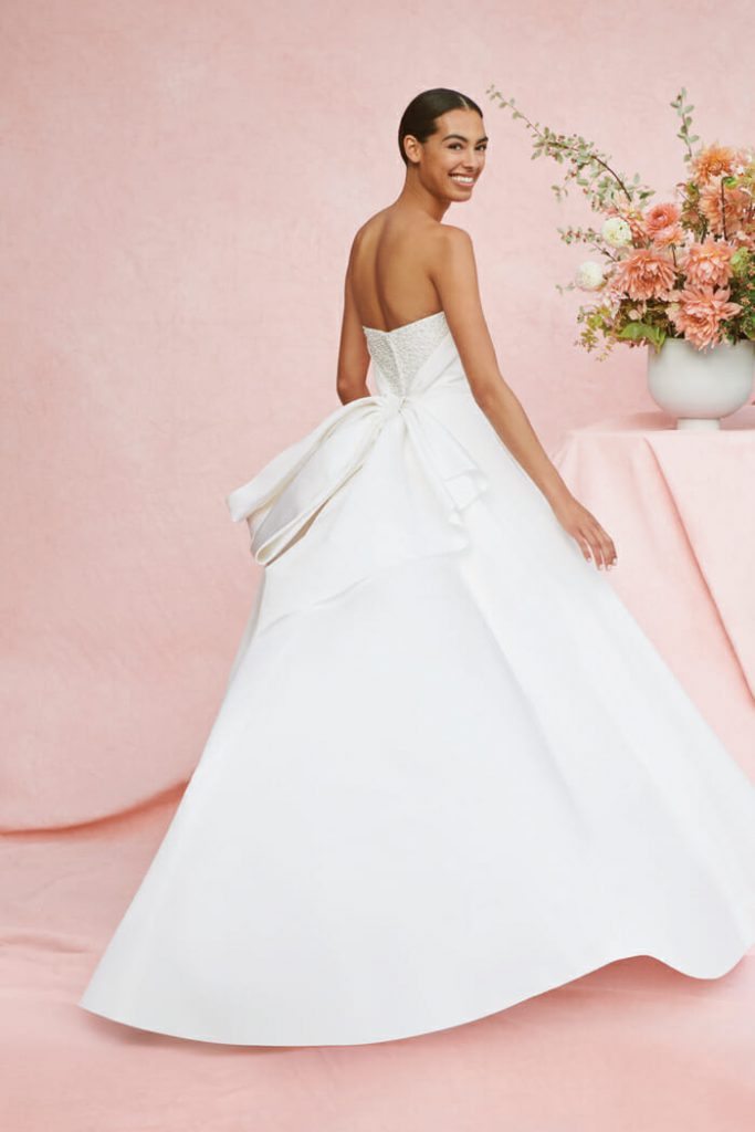 Robe de mariée bustier avec gros nœud dans le dos