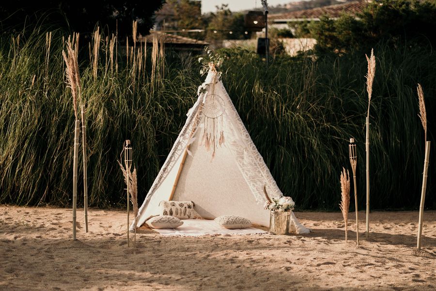 Tipi pour un mariage bohème