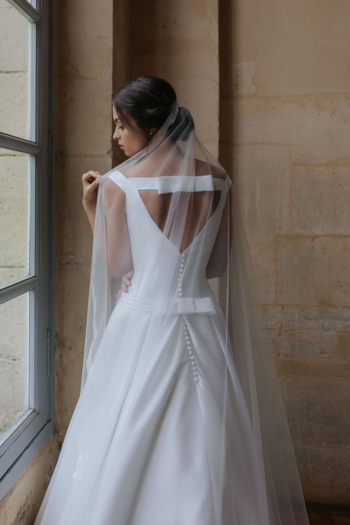 Robe de mariée avec voile