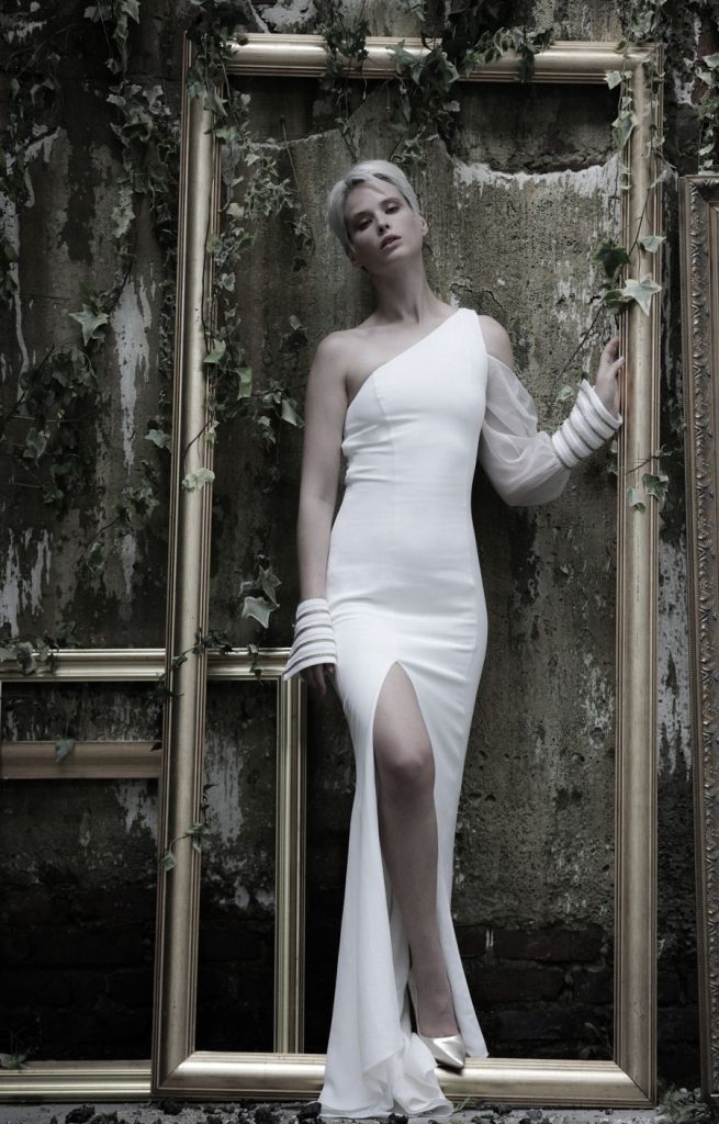 Robe de mariée asymétrique
