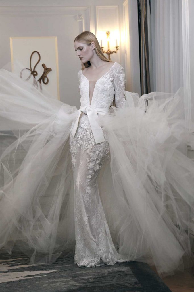 Robe de mariée avec ceinture nouée