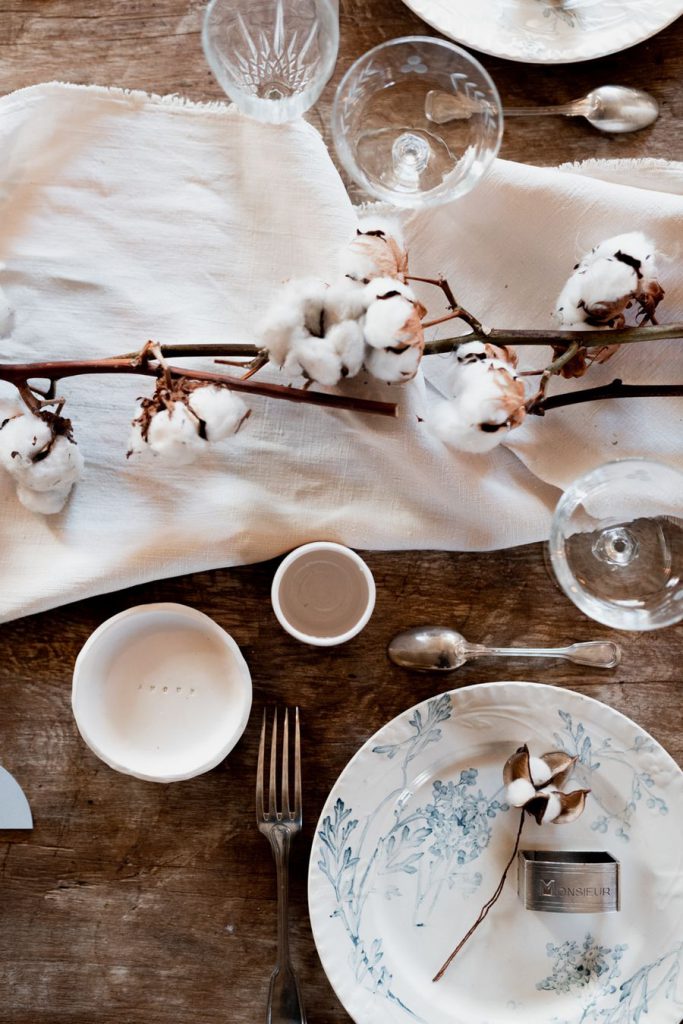Table de mariage avec décoration coton