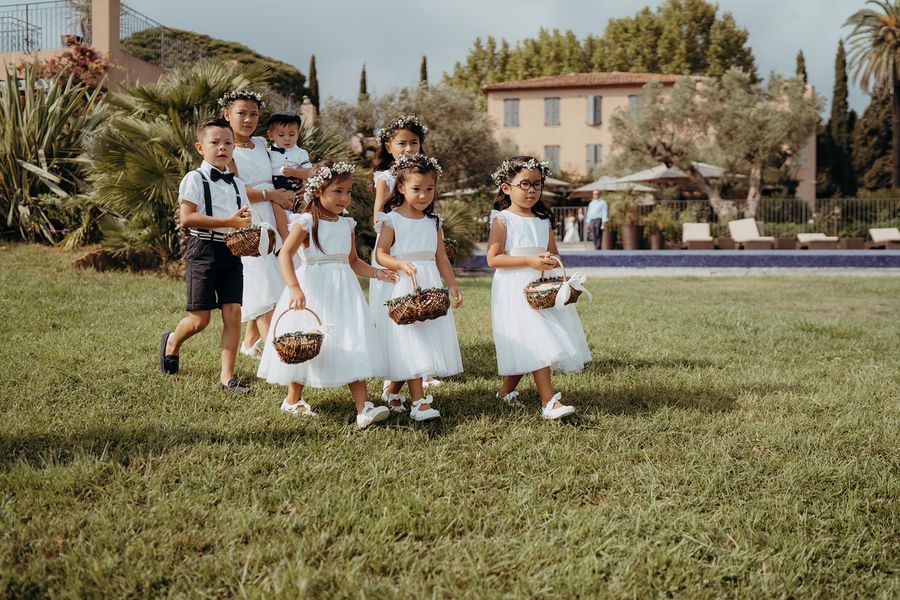 Les enfants du cortège de mariage