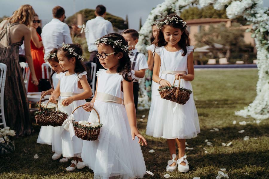 Les enfants du cortège de mariage