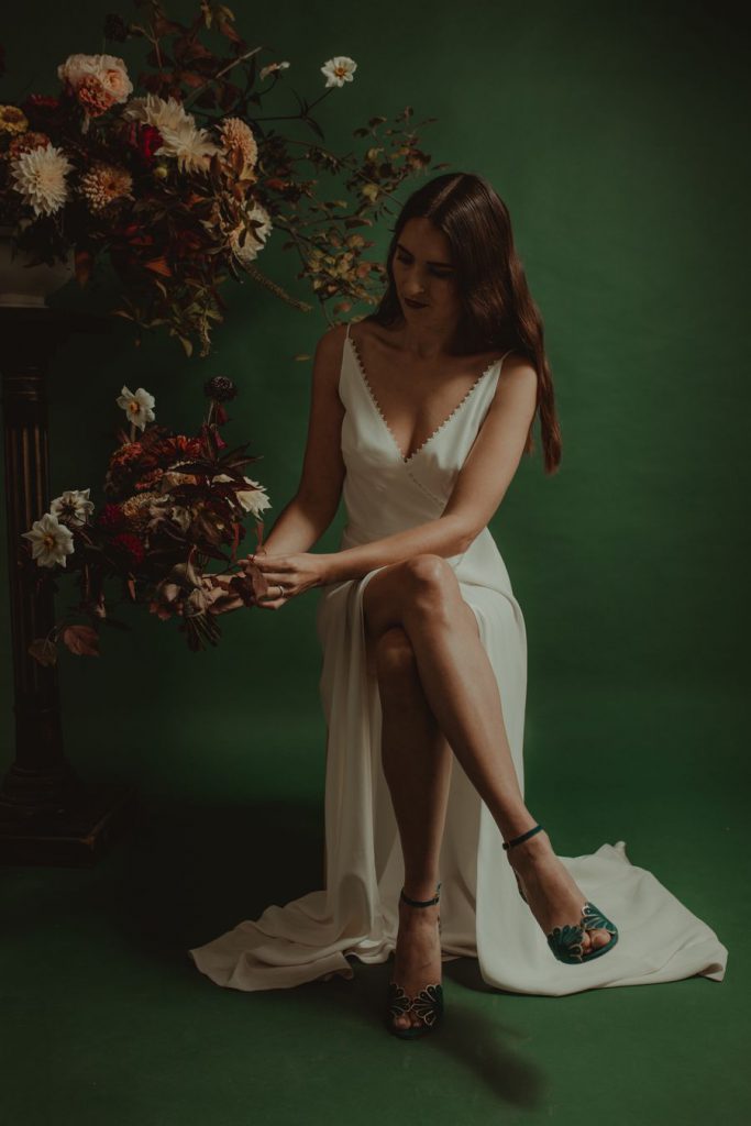 Robe de mariée Mathilde Marie et escarpins Chamberlan