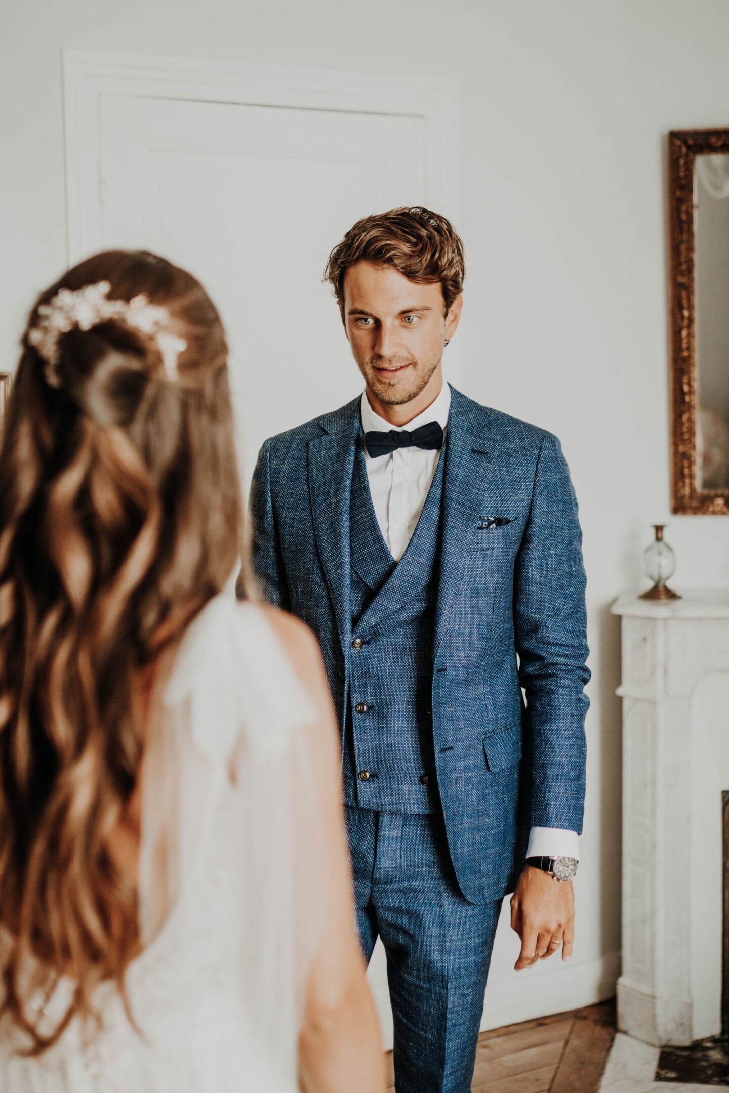 monsieur découvre la robe de madame