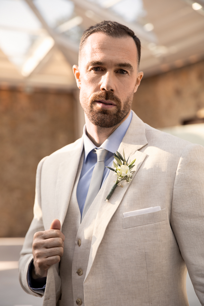 costume beige mariage