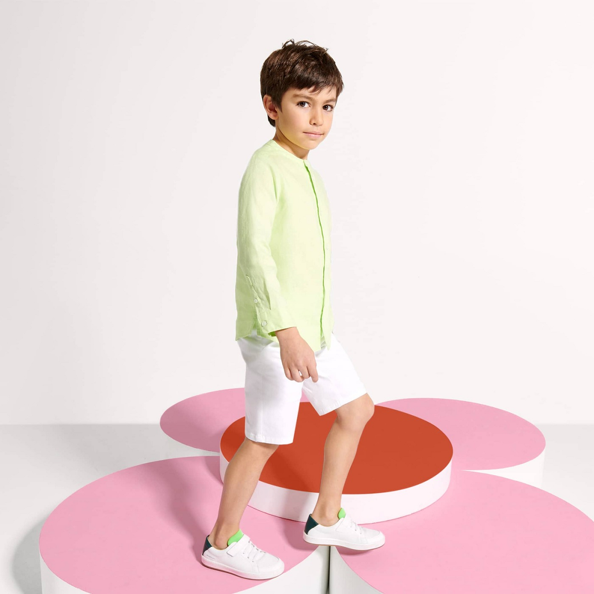 L’attribut alt de cette image est vide, son nom de fichier est fl-e22-look-ceremonie-eg-ceremonie-lin-vert-product.png.