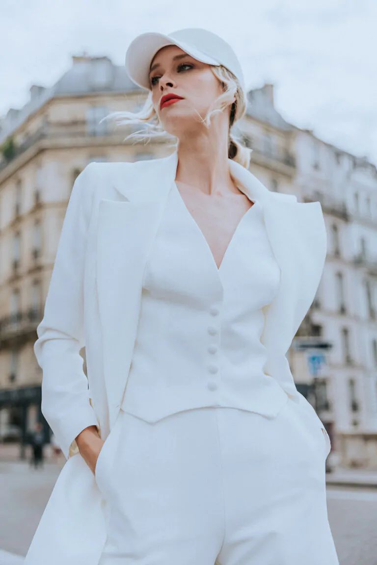 5 looks inspirés des premières images d de Emily In Paris 3