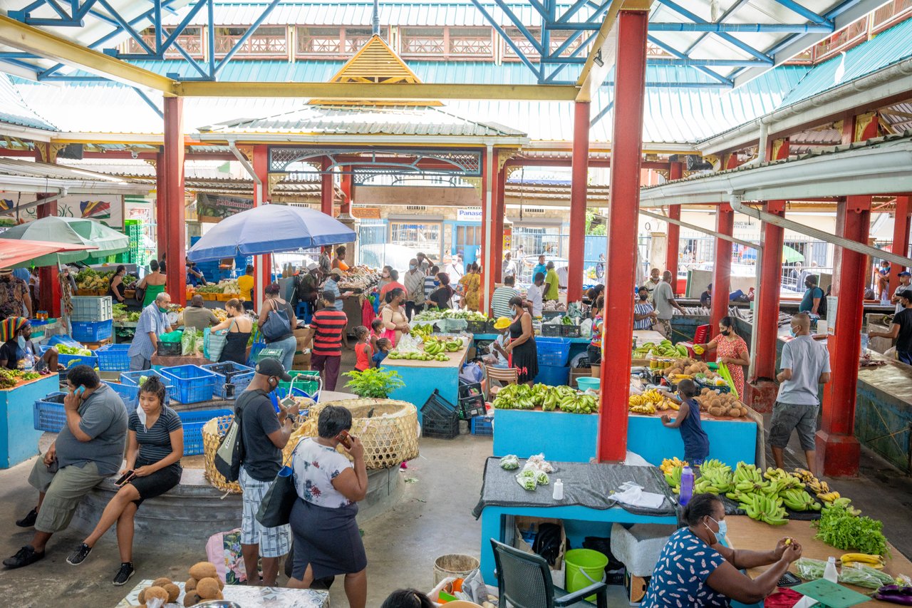 10 lieux et activités incontournables aux Seychelles - Marché Sir Selwyn Selwyn Clarke de Victoria