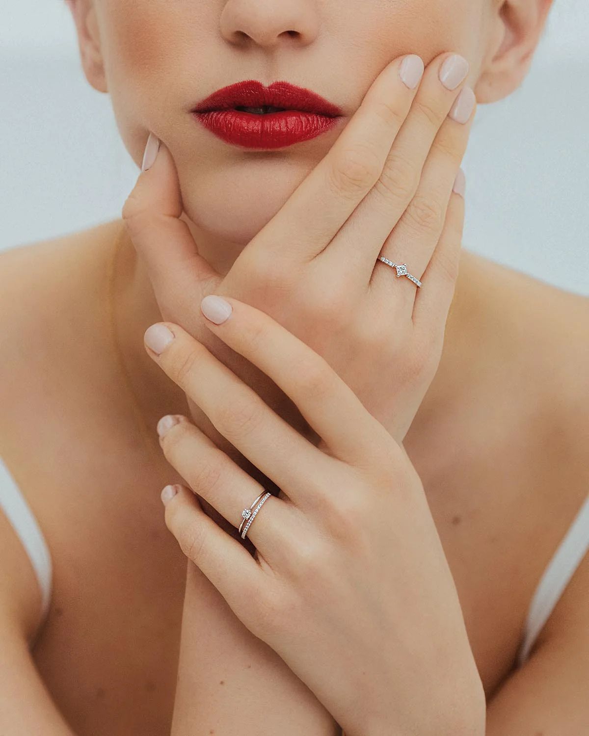Mayuri Paris : Le luxe discret pour sa bague de fiançailles et ses alliances