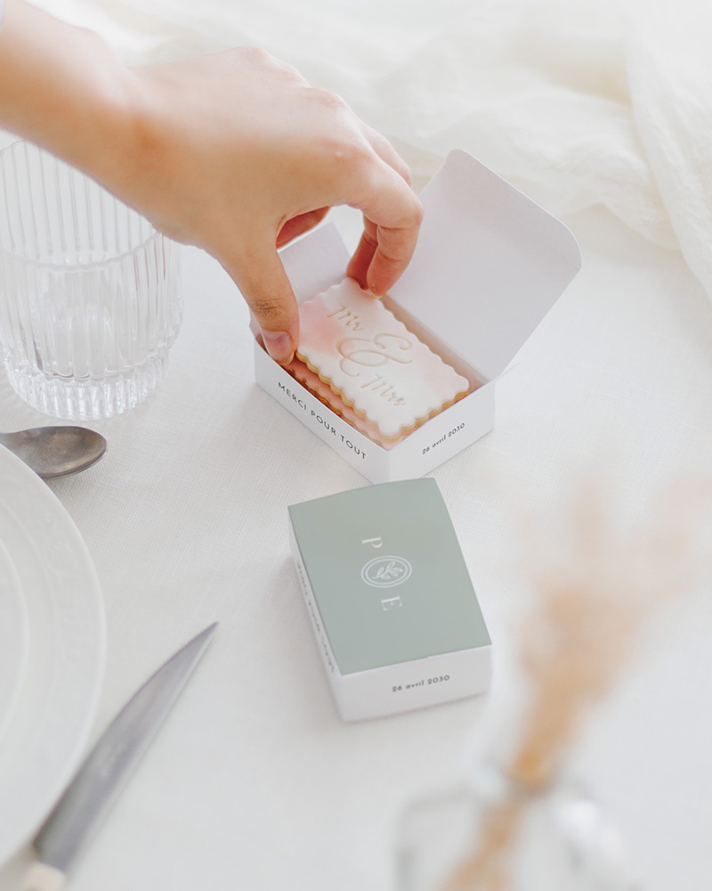Boite à biscuits en papier pour les cadeaux d'invités de mariage