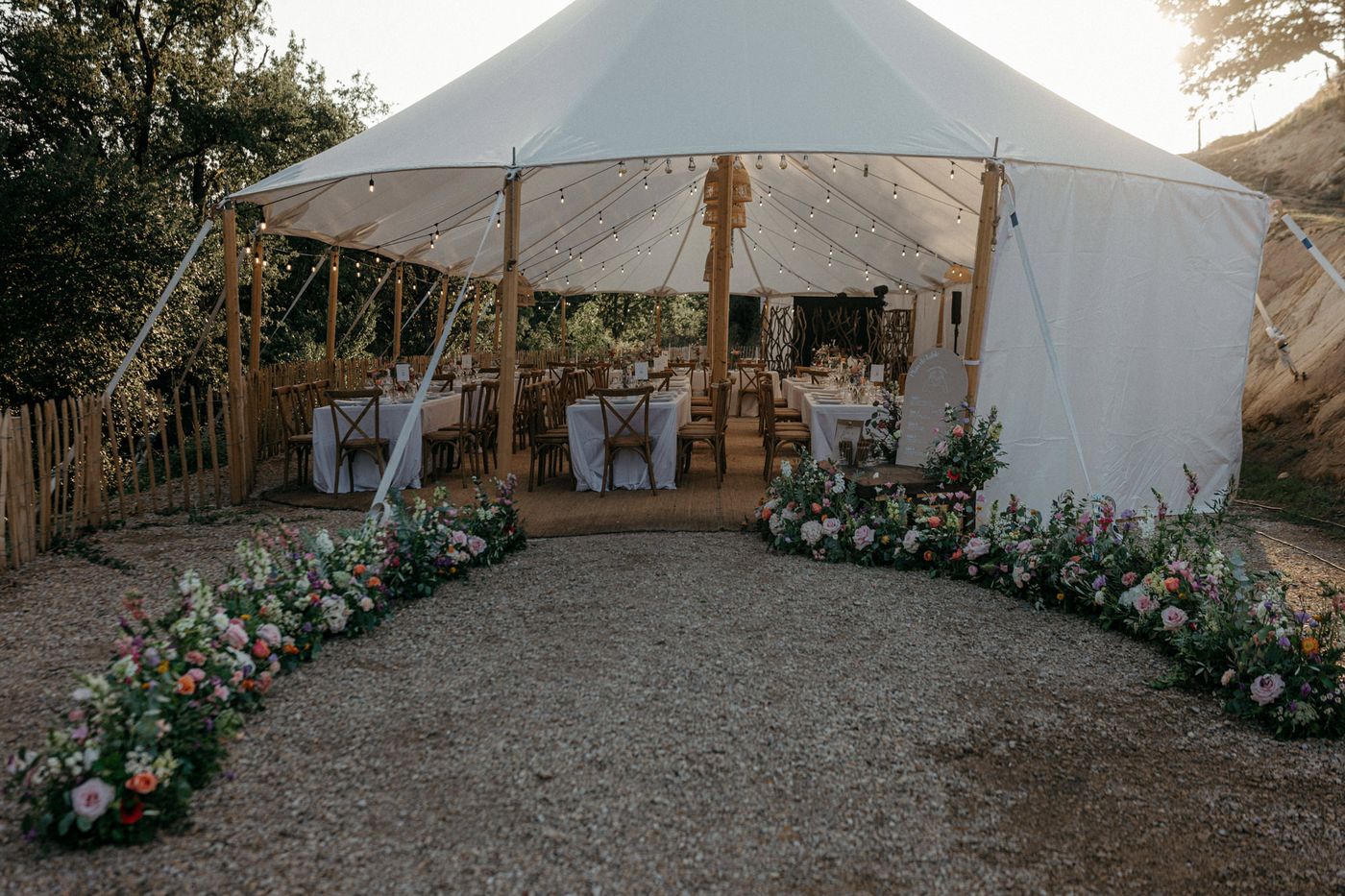 Candice & Daniel : Un mariage lumineux et fleuri dans l'Aveyron