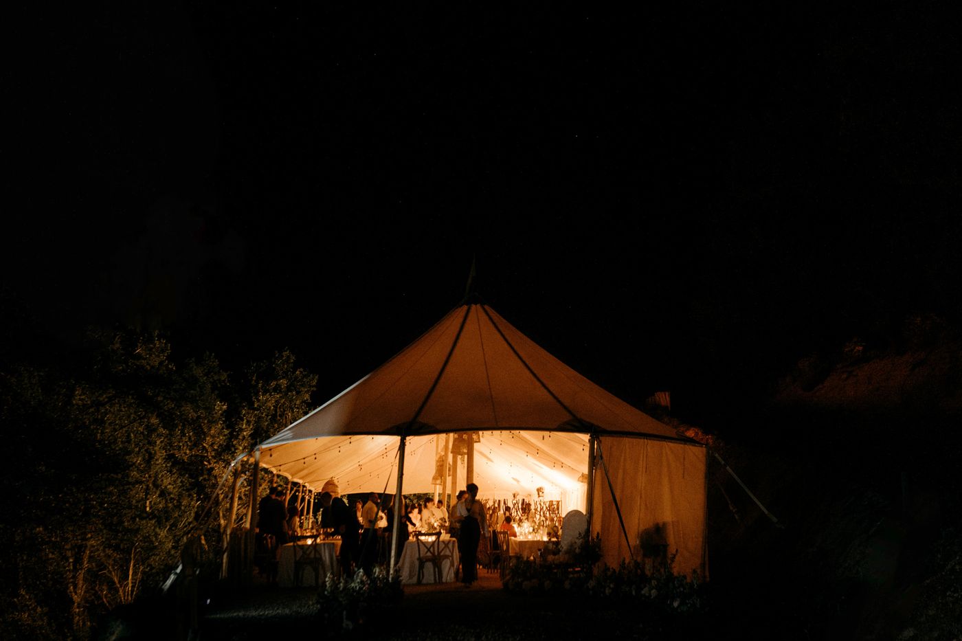 Candice & Daniel : Un mariage lumineux et fleuri dans l'Aveyron