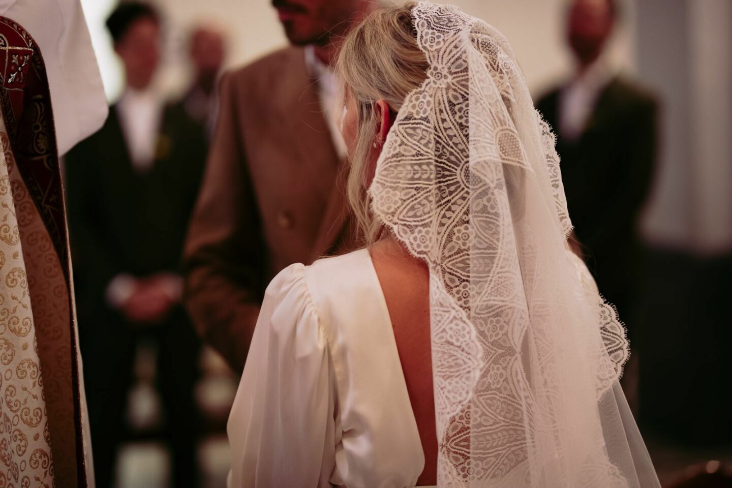 Tendance : Le grand retour du voile de mariée en 2024 ! Elisabeth Veil