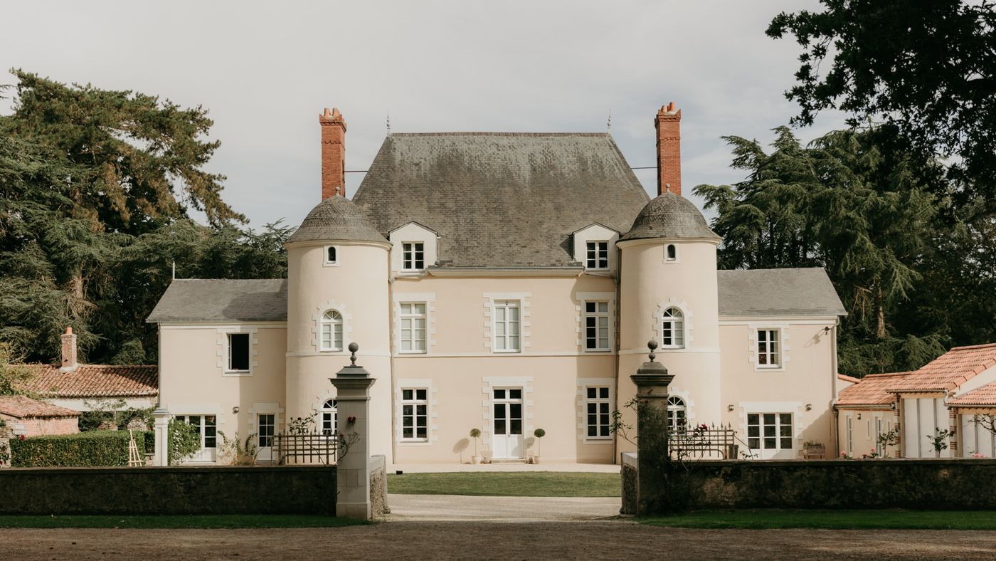 Florine & Joris : Un Mariage floral près de Nantes