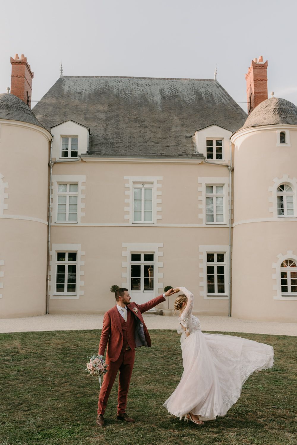 Florine & Joris : Un Mariage floral près de Nantes