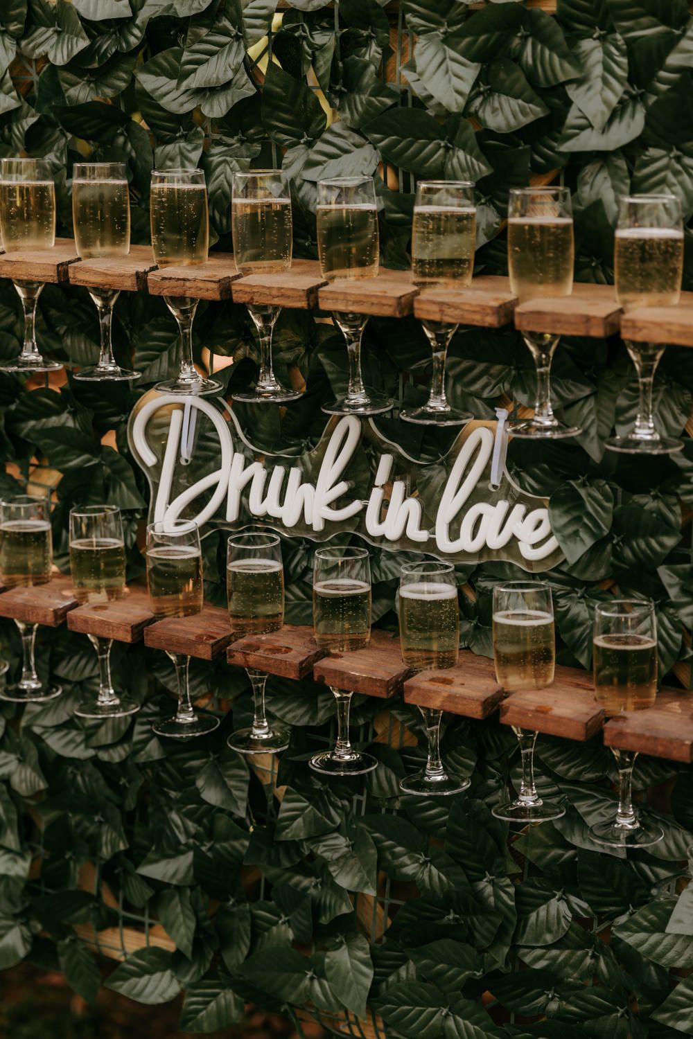 Florine & Joris : Un Mariage floral près de Nantes - Drunk in love