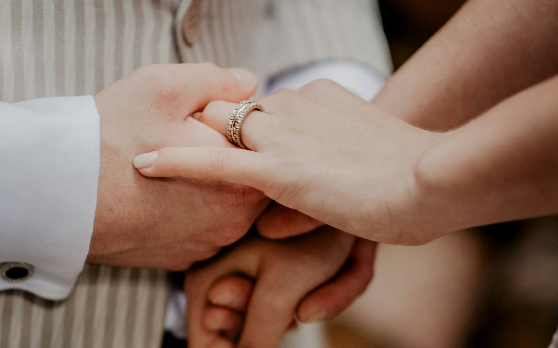 Choix symbolique : Des bijoux uniques pour votre mariage