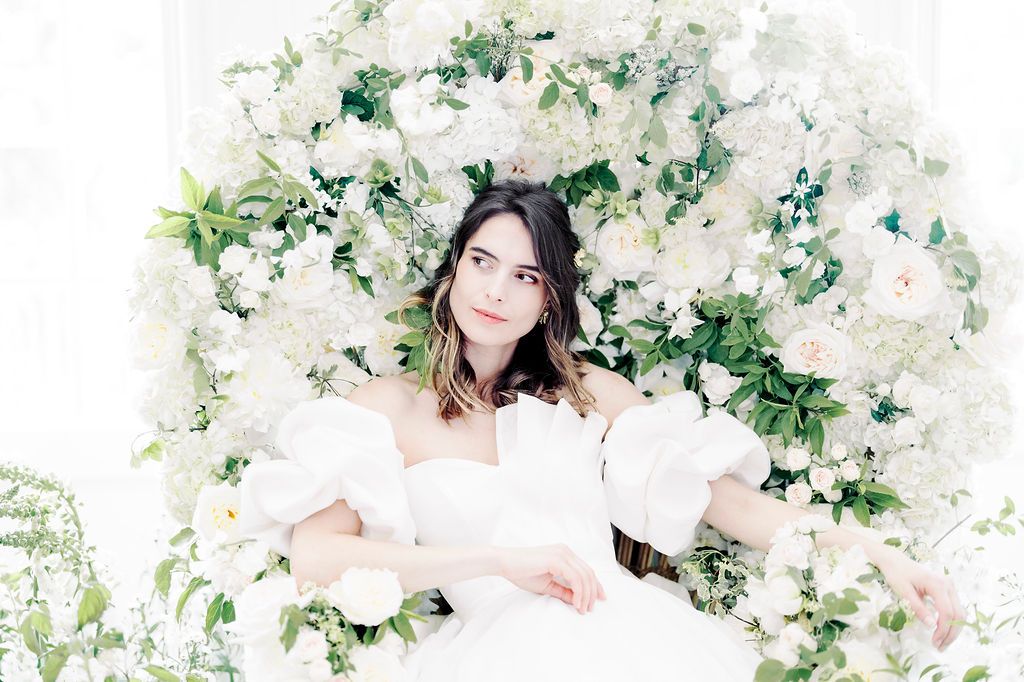 Inspiration : Gaïa - Un mariage au château de Champ-Renard - la mariée dans son fauteuil