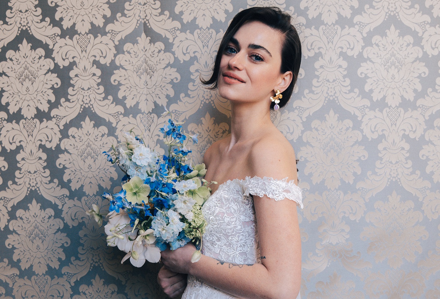 le bouquet de mariée pour quelque chose de bleu (something blue) de la tradition des 4 éléments de mariage
