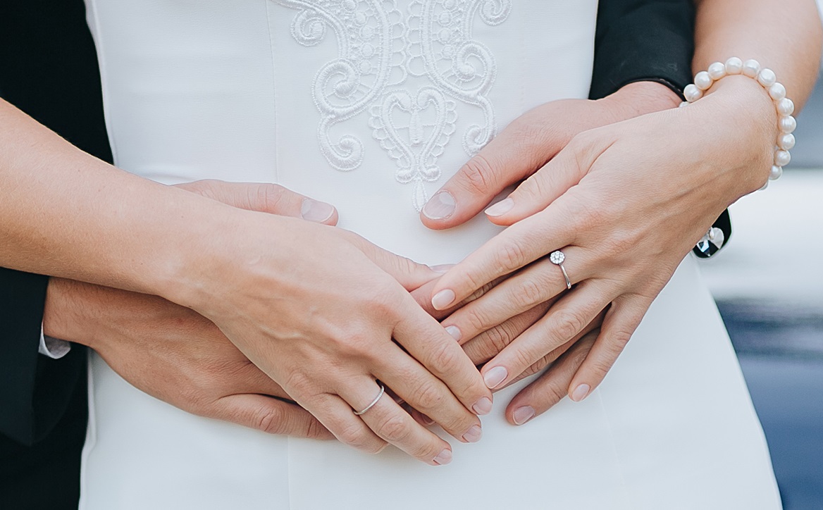 manucure de mariage simple et élégante